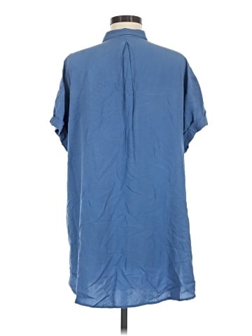 Jasmine & Ginger Short Sleeve Button-Down Shirt (view 2)
