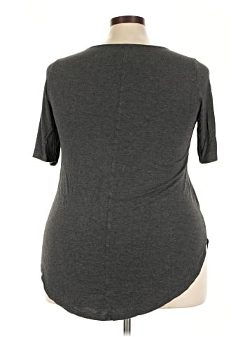 Torrid 3/4 Sleeve T-Shirt (view 2)