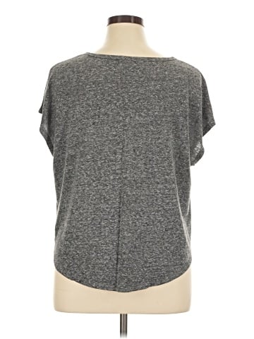 Old Navy Short Sleeve T-Shirt (view 2)