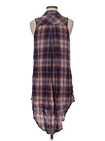 Maurices Sleeveless Button-Down Shirt (view 2)