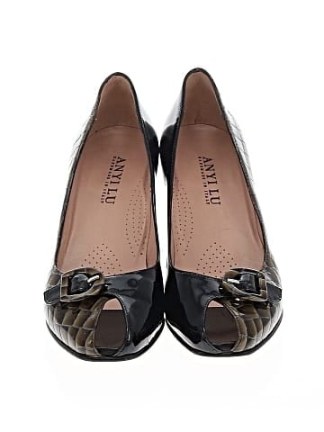 Anyi Lu Heels (view 2)