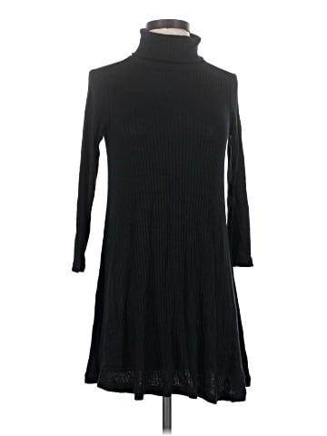American Eagle Outfitters Casual Dress (view 1)