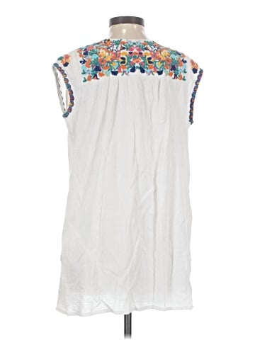 Tolani Sleeveless Blouse (view 2)