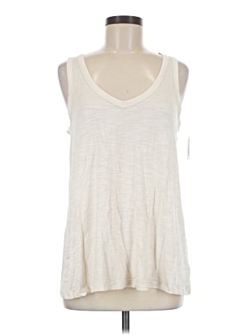 Old Navy Sleeveless T-Shirt (view 1)
