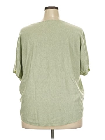 Mila Poncho (view 2)