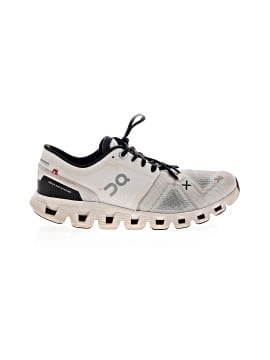 On Cloud Sneakers (view 1)