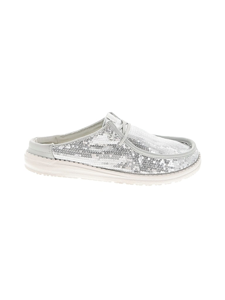 Pre-owned Hey Dude Mule/clog In Silver