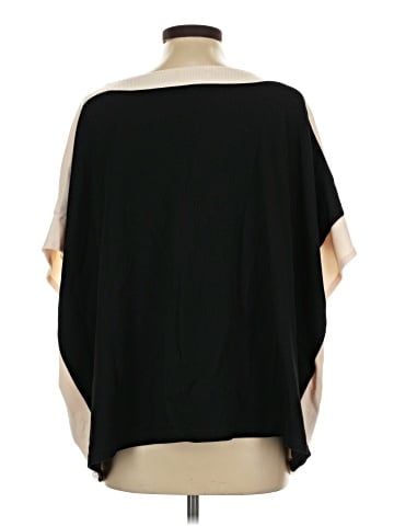 Entro Poncho (view 2)