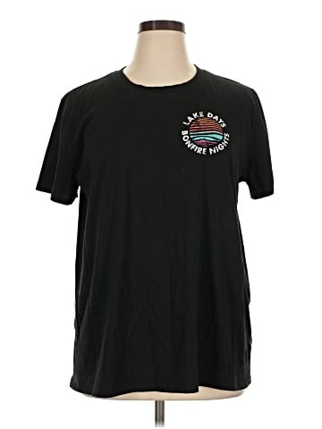 Maurices Short Sleeve T-Shirt (view 1)