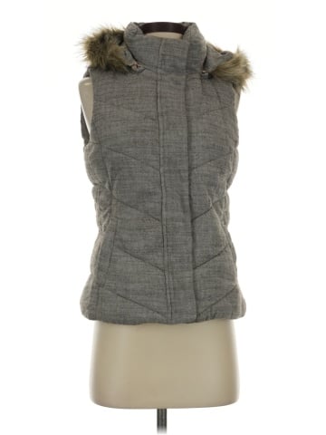 Gap Outlet Vest (view 1)