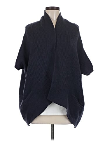 Akemi + Kin Poncho (view 1)