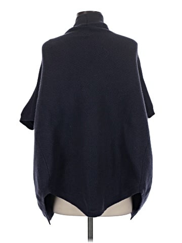 Akemi + Kin Poncho (view 2)