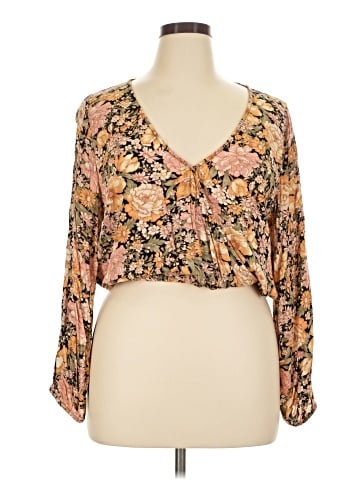 American Eagle Outfitters 3/4 Sleeve Blouse (view 1)