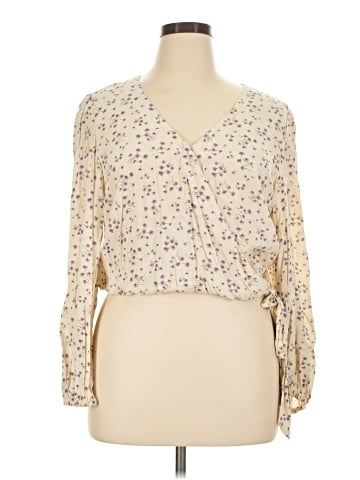 American Eagle Outfitters 3/4 Sleeve Blouse (view 1)