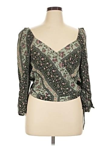 American Eagle Outfitters 3/4 Sleeve Blouse (view 1)