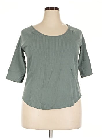 Maurices 3/4 Sleeve Top (view 1)