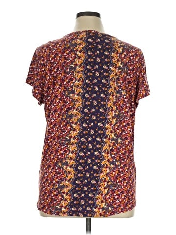 Hem & Thread Short Sleeve T-Shirt (view 2)