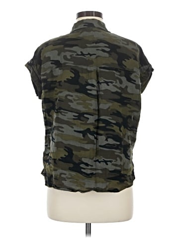 Sanctuary Short Sleeve Button-Down Shirt (view 2)