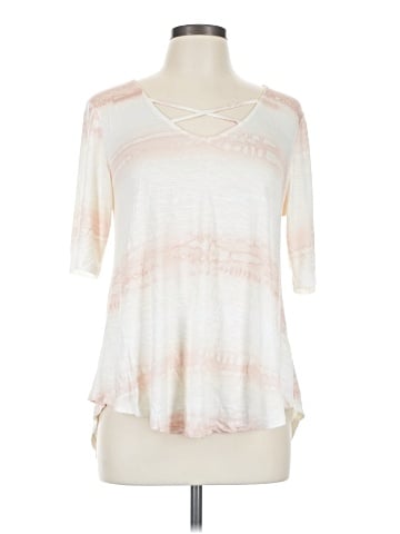 Maurices Short Sleeve T-Shirt (view 1)