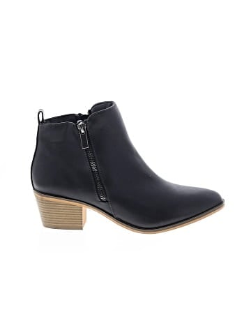 Journee Collection Ankle Boots (view 1)