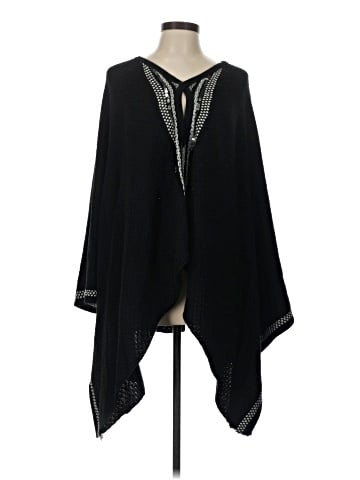 Alberto Makali Poncho (view 1)