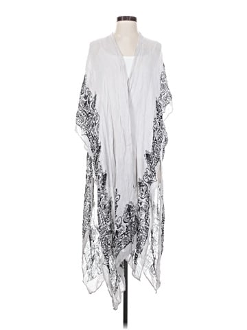 Lovestitch Poncho (view 1)