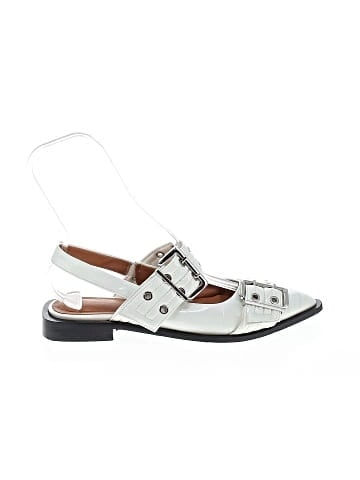 Unbranded Flats (view 1)