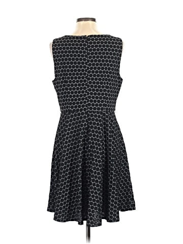 Elle Sleeveless Top (view 2)