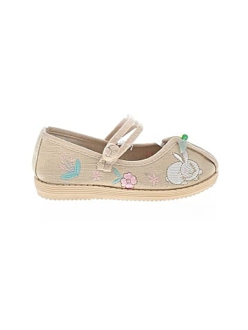 Unbranded Flats (view 1)