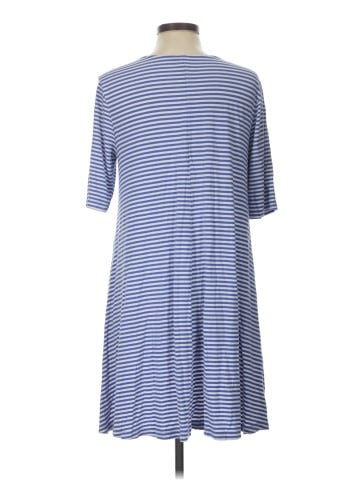 Old Navy Casual Dress (view 2)