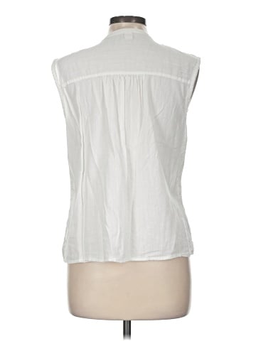 Old Navy Sleeveless Button-Down Shirt (view 2)