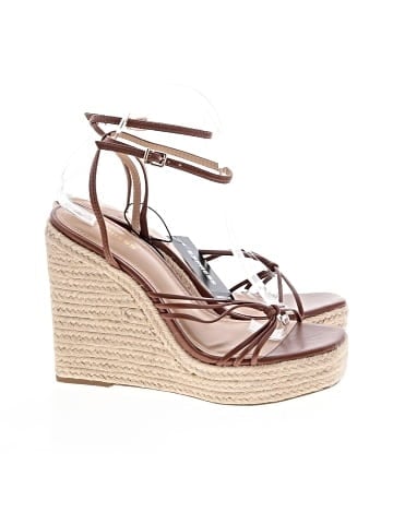 Express Wedges (view 1)