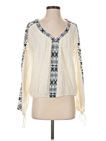Akemi + Kin Long Sleeve T-Shirt (view 1)