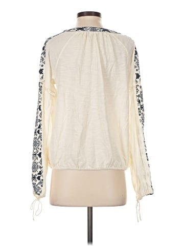 Akemi + Kin Long Sleeve T-Shirt (view 2)