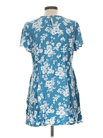 Old Navy Short Sleeve T-Shirt (view 2)