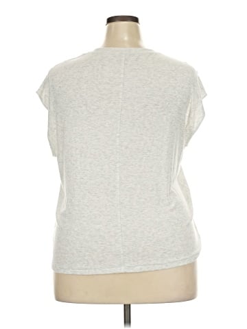 American Eagle Outfitters Sleeveless T-Shirt (view 2)