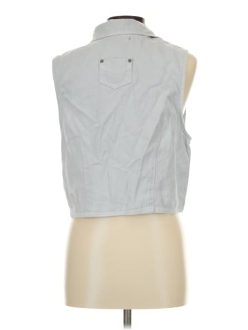 Karen Kane Sleeveless Button-Down Shirt (view 2)