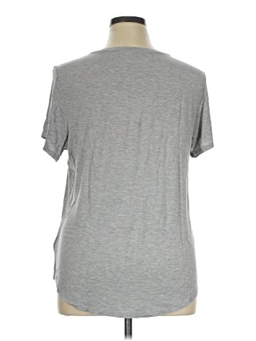 Maurices Short Sleeve T-Shirt (view 2)