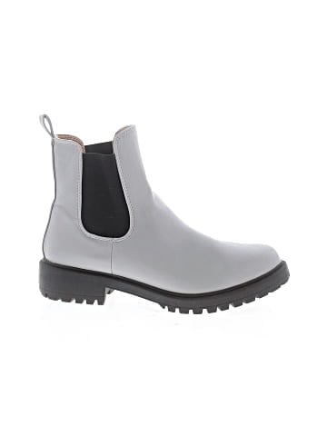 Journee Collection Ankle Boots (view 1)