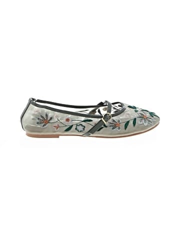 Unbranded Flats (view 1)