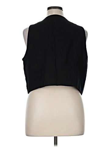 Old Navy Sleeveless Button-Down Shirt (view 2)