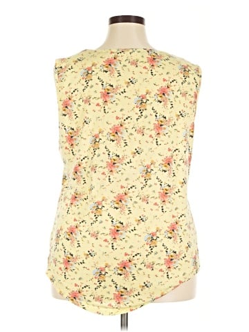 Bobbie Brooks Sleeveless T-Shirt (view 2)