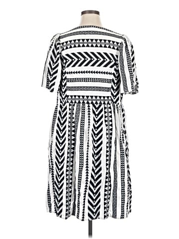 Old Navy Casual Dress (view 2)