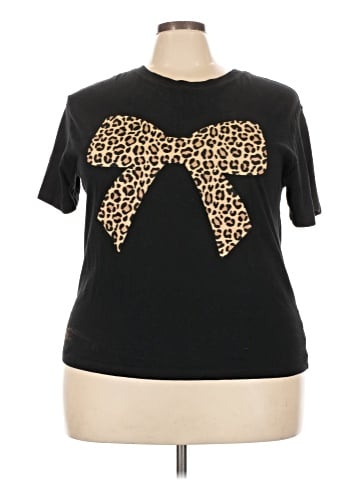 Free Kisses Short Sleeve T-Shirt (view 1)