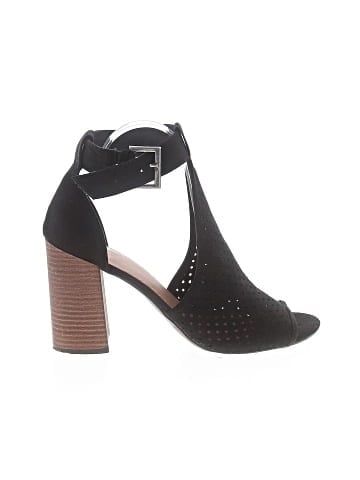Universal Thread Sandals (view 1)