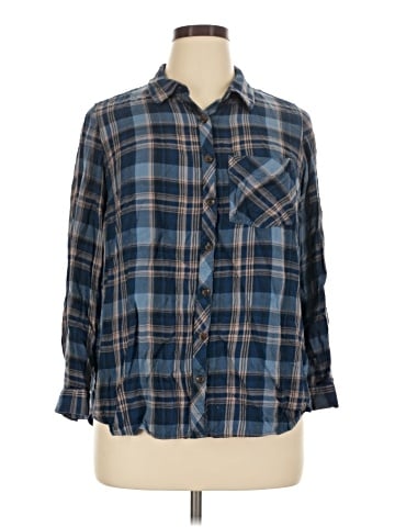 Terra & Sky 3/4 Sleeve Button-Down Shirt (view 1)