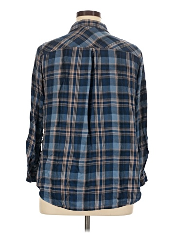 Terra & Sky 3/4 Sleeve Button-Down Shirt (view 2)