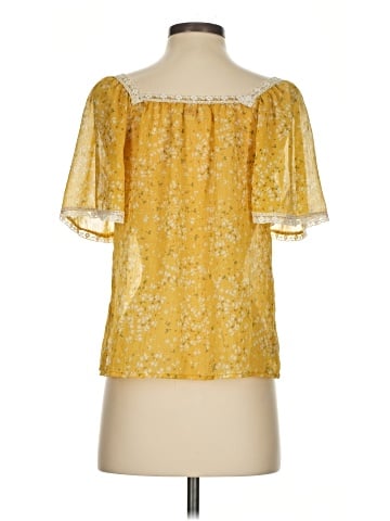 Candie's Short Sleeve Blouse (view 2)