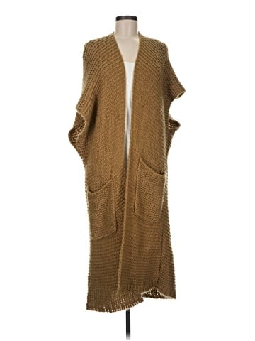 Do Everything in Love Poncho (view 1)
