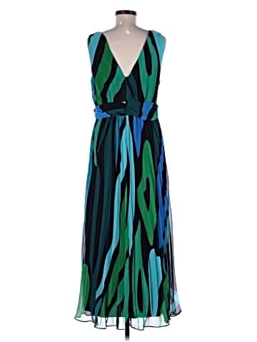 Donna Morgan Casual Dress (view 2)